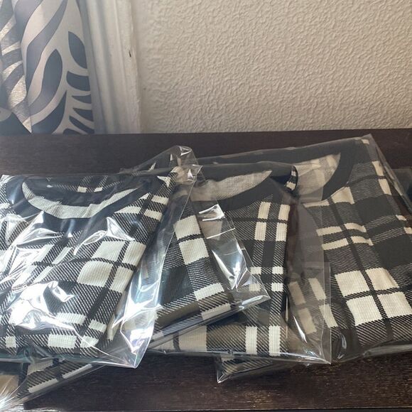 Girls/Petite L/S Plaid Crew Neck Dress - Picture 11 of 11